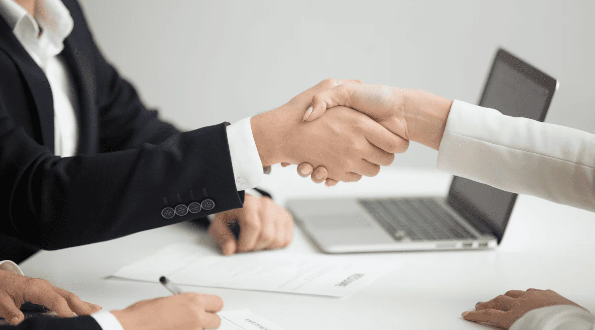To Disclose or Not to Disclose: The Salary Dilemma in Job Ads – Pros and Cons