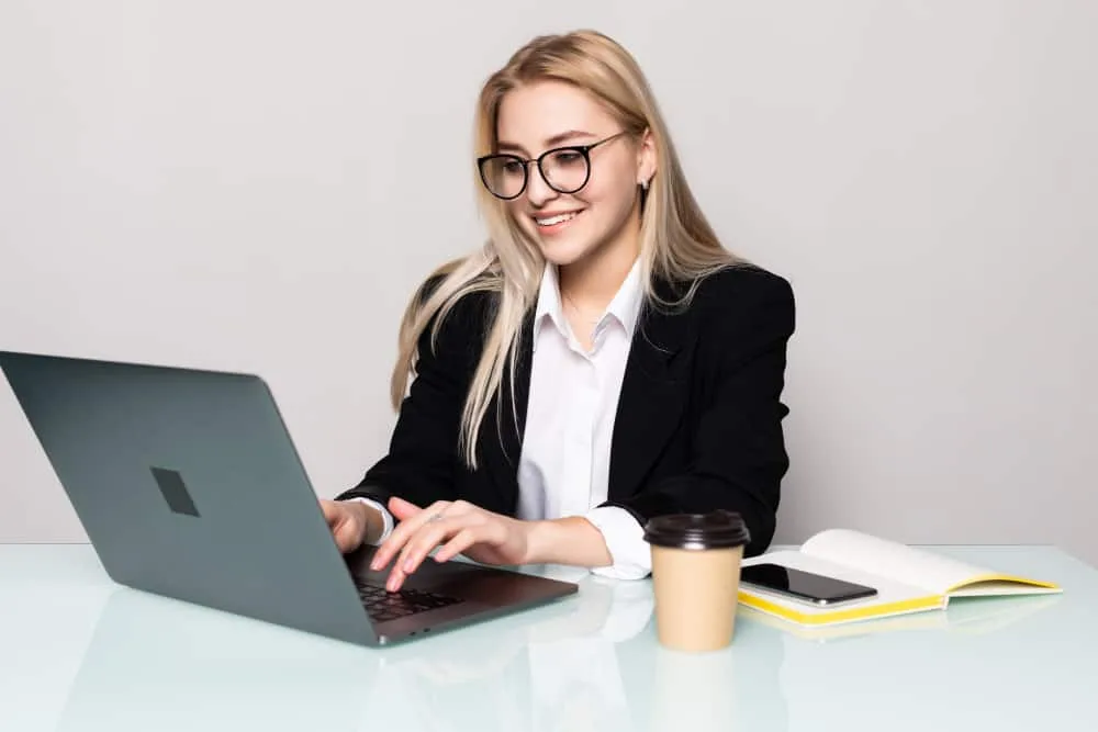HR Manager Measuring Offer Acceptance Metrics for a better Recruitment Strategy
