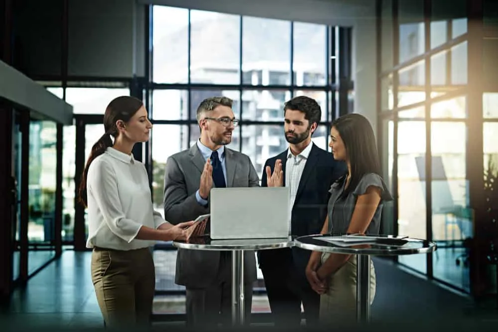 HR Manager Setting up Improved Feedback Mechanisms for Effective Communication