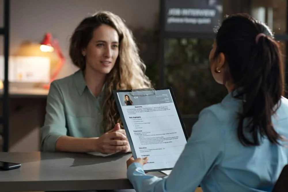 Recruiter Finding New Candidates through Active Listening