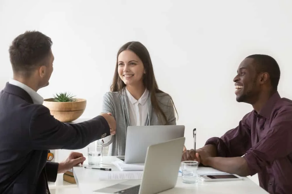 Recruiter Hiring new Candidate to Contribute to Time-to-hire Metrics