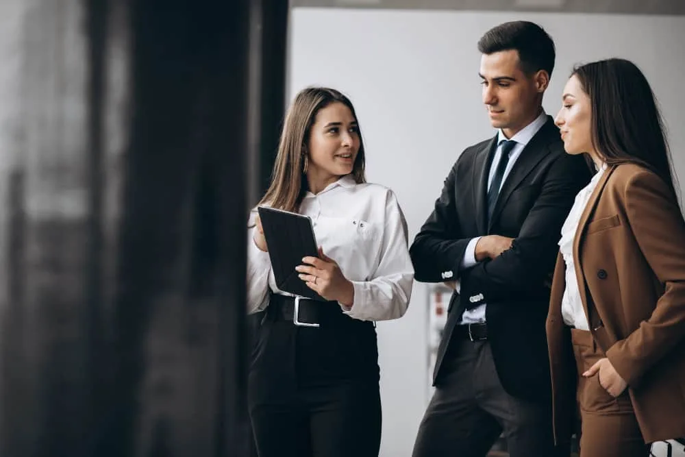 Recruiter Informing other HR Managers About the Skills that they Need