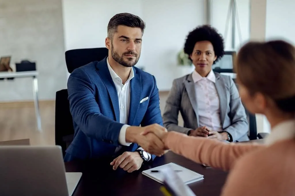 HR manager Bringing in new candidate with proper contextual understanding