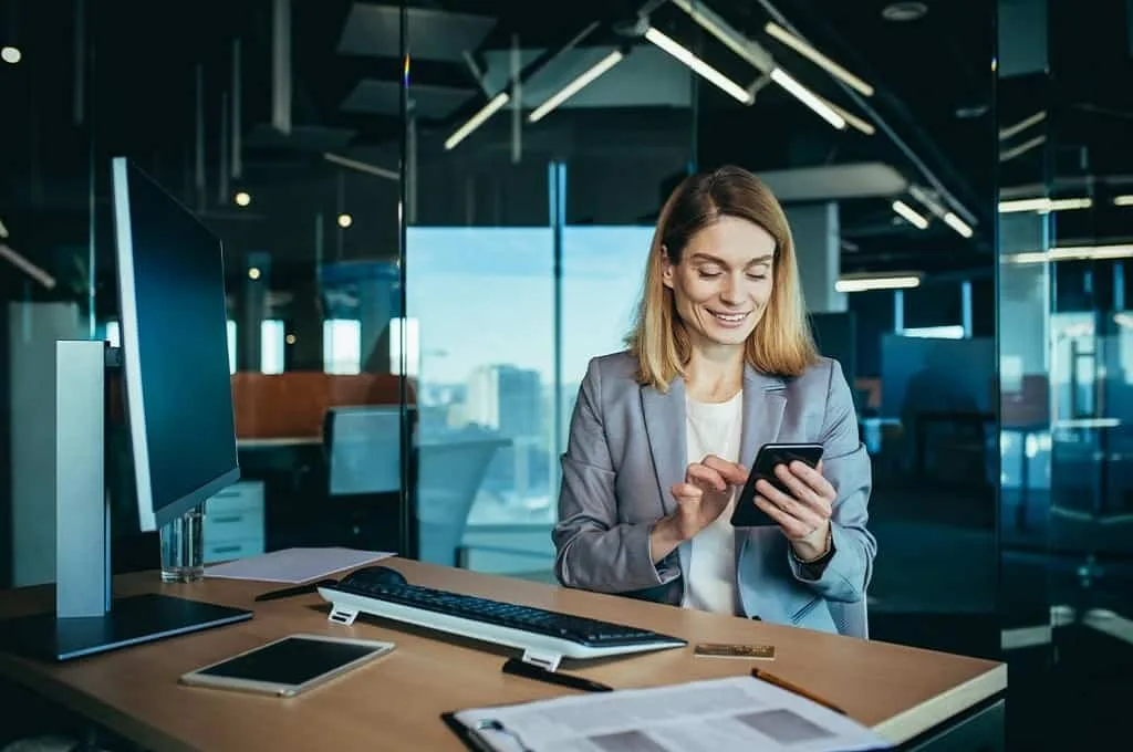 HR Manager Identifying key skills and qualifications using phone screen interview techniques