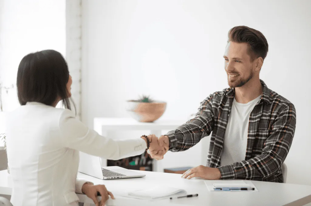 HR improving hiring with good candidate satisfaction surveys