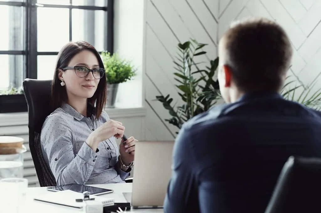 HR manager performing effective candidate profiling
