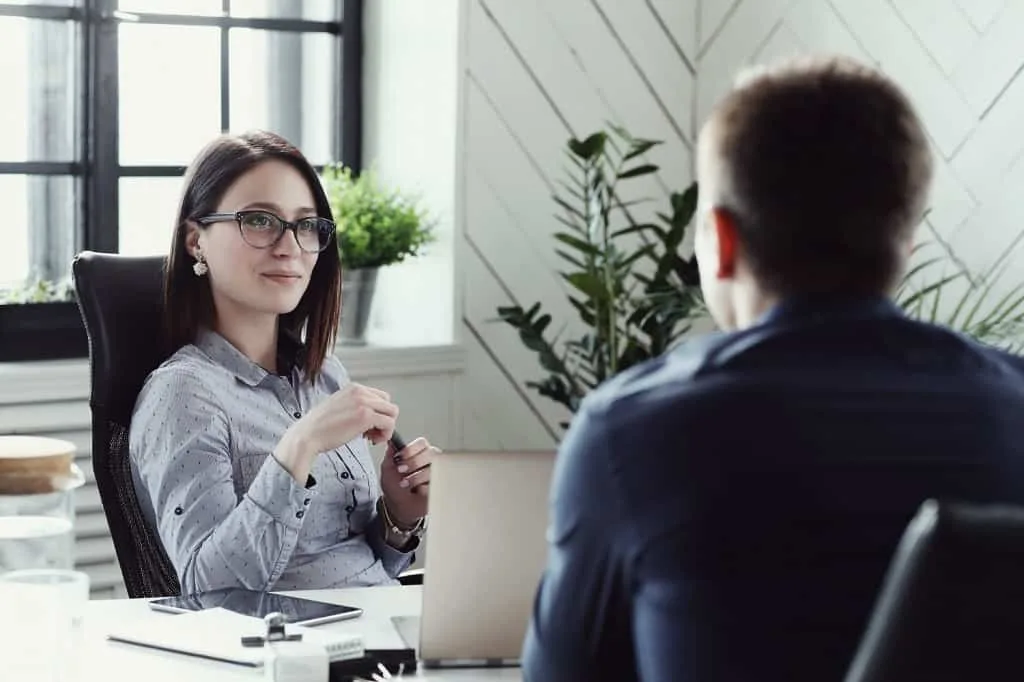 HR Recruiter identifying quiet quitting in an organization