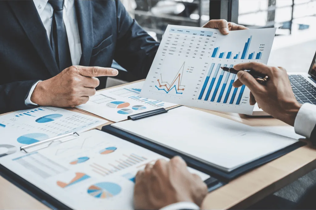 HR team using ATS analytics and reporting