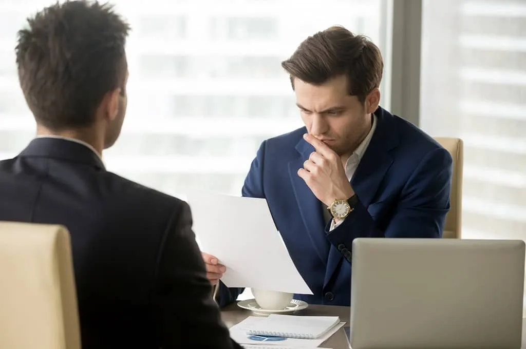 Recruiter Analyzing performance gaps to improve quality of hire