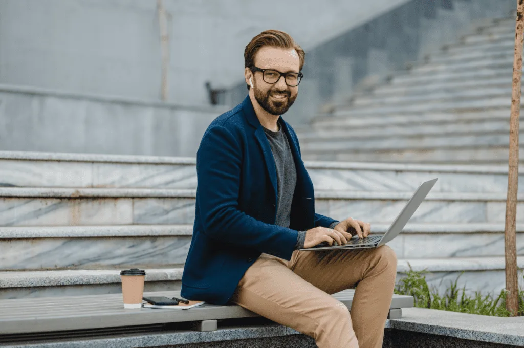 Recruiter building effective company brand