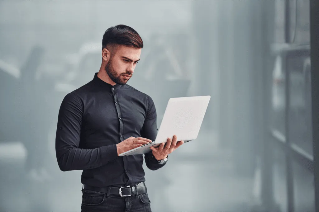 Recruiter developing a good social media presence