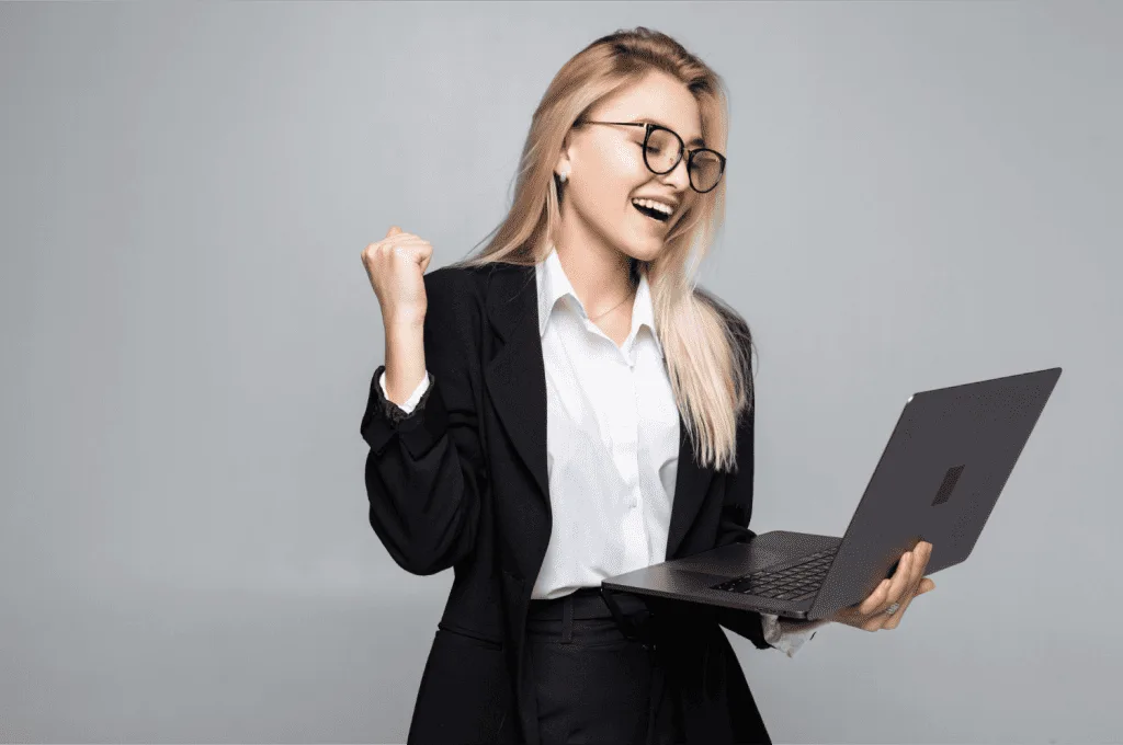 Recruiter seeing positive effect of AI on recruitment tools