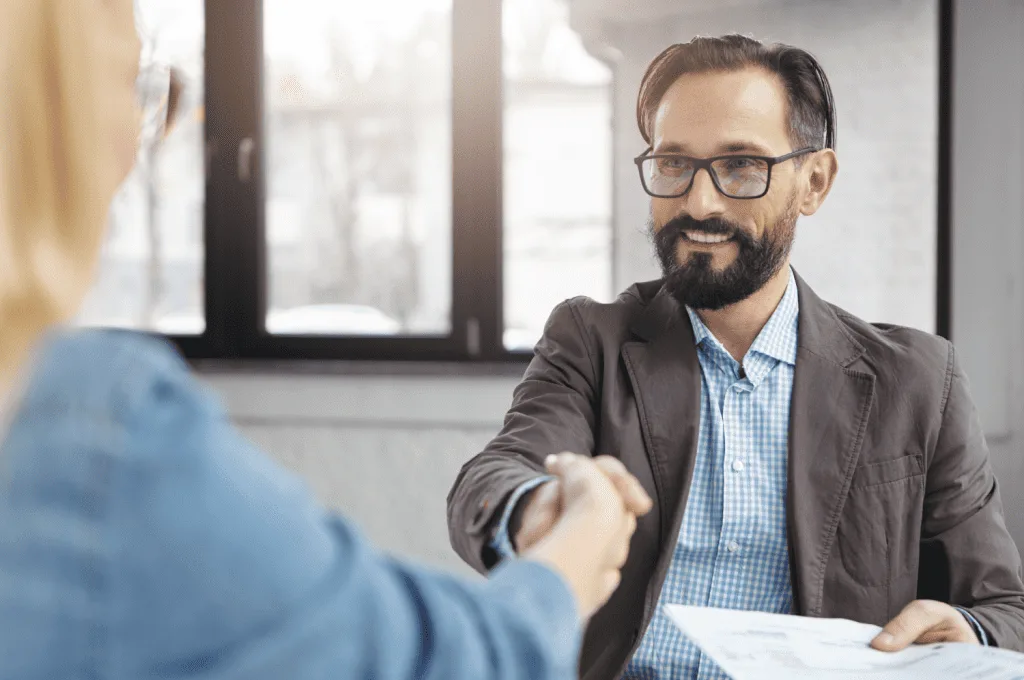 Recruiter building relationship with candidate