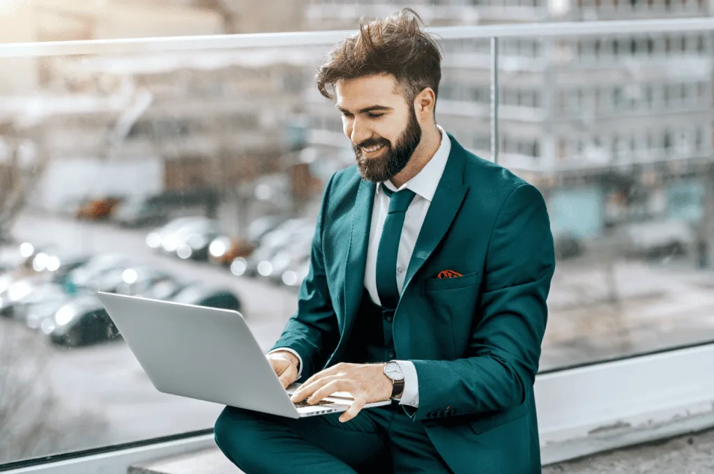 Recruiter Building Trust with candidates through Transparency
