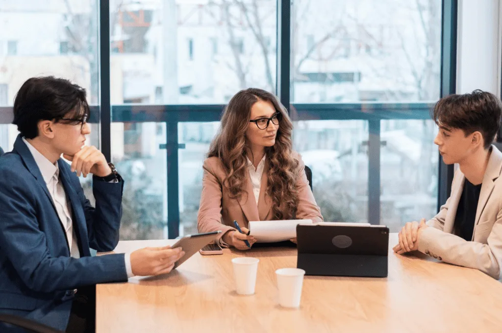 Recruiter finding candidates through referrals