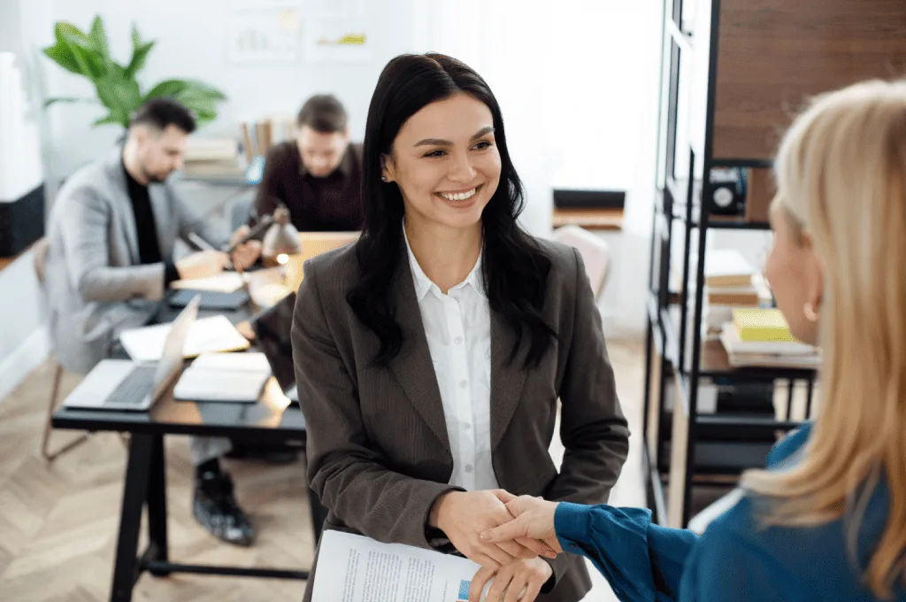 Recruiter focusing on Transparency and Communication with Candidates