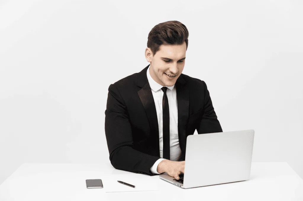 Recruiter looking into Candidate Perspectives on Job Boards