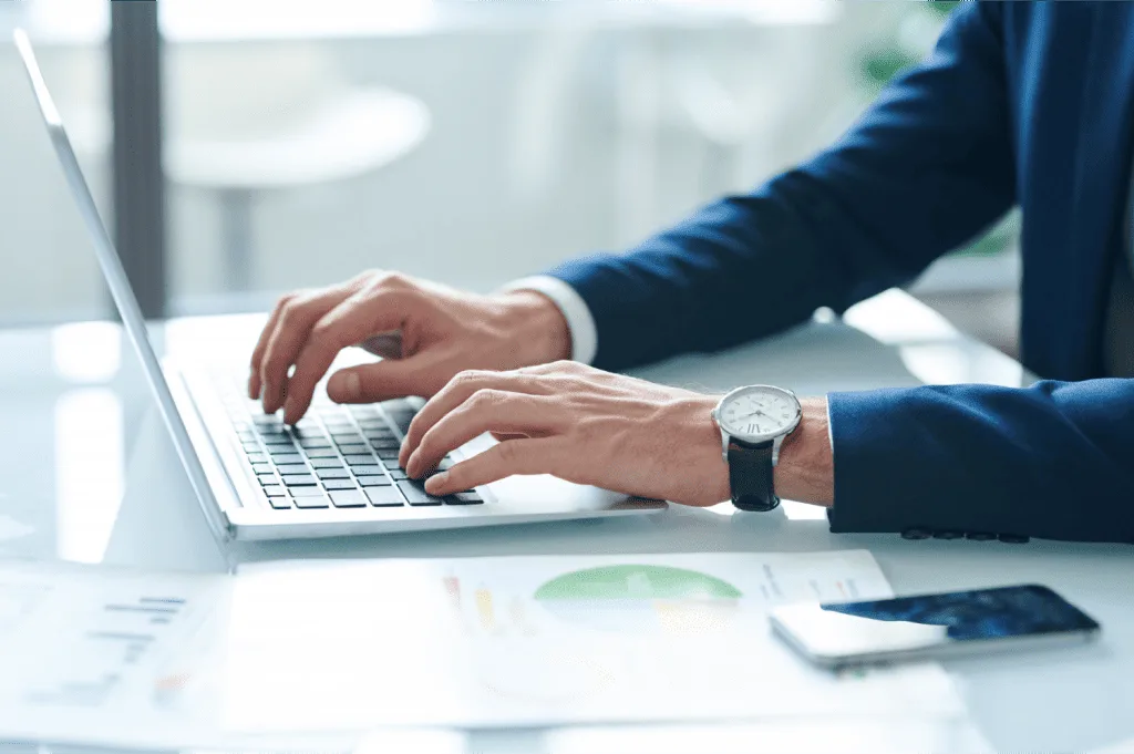 Recruiter using Artificial Intelligence and Data Analytics to find new candidates