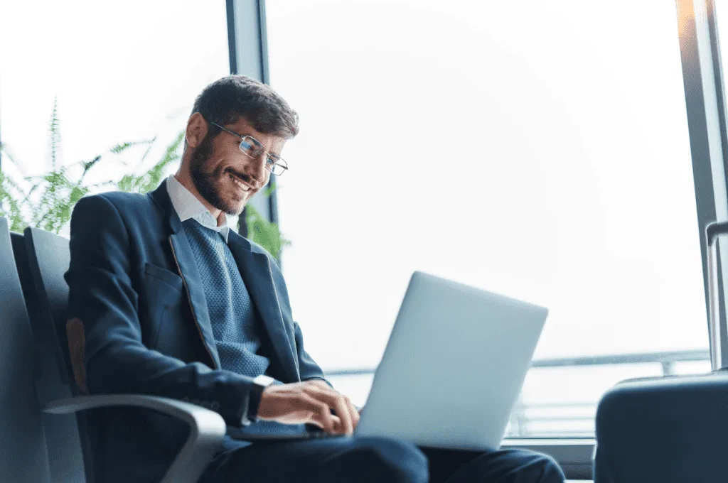 Recruiter using Best Practices to Design an Effective Recruitment Automation Strategy