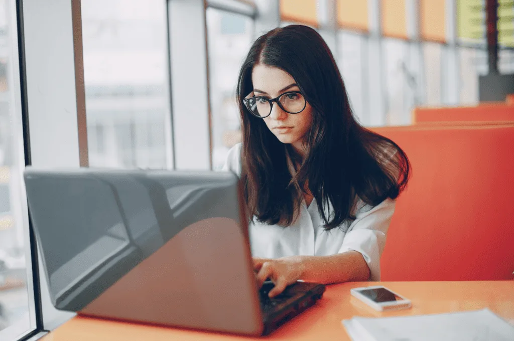 Recruiter using data driven decision making to find new candidates