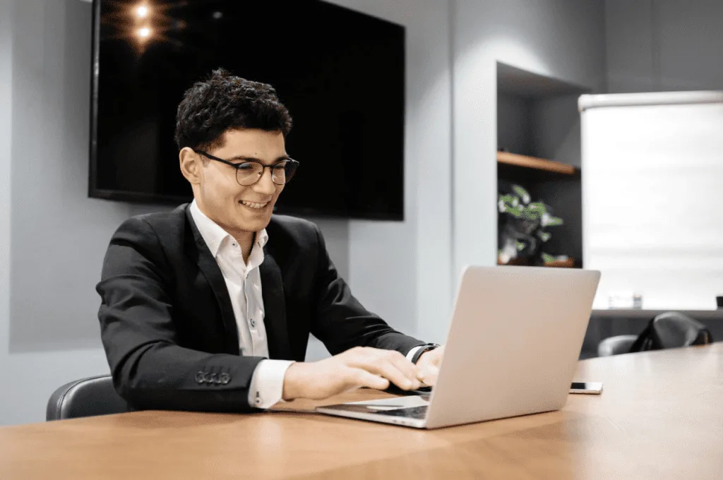 Recruiter using Ethical Insights to find new candidates