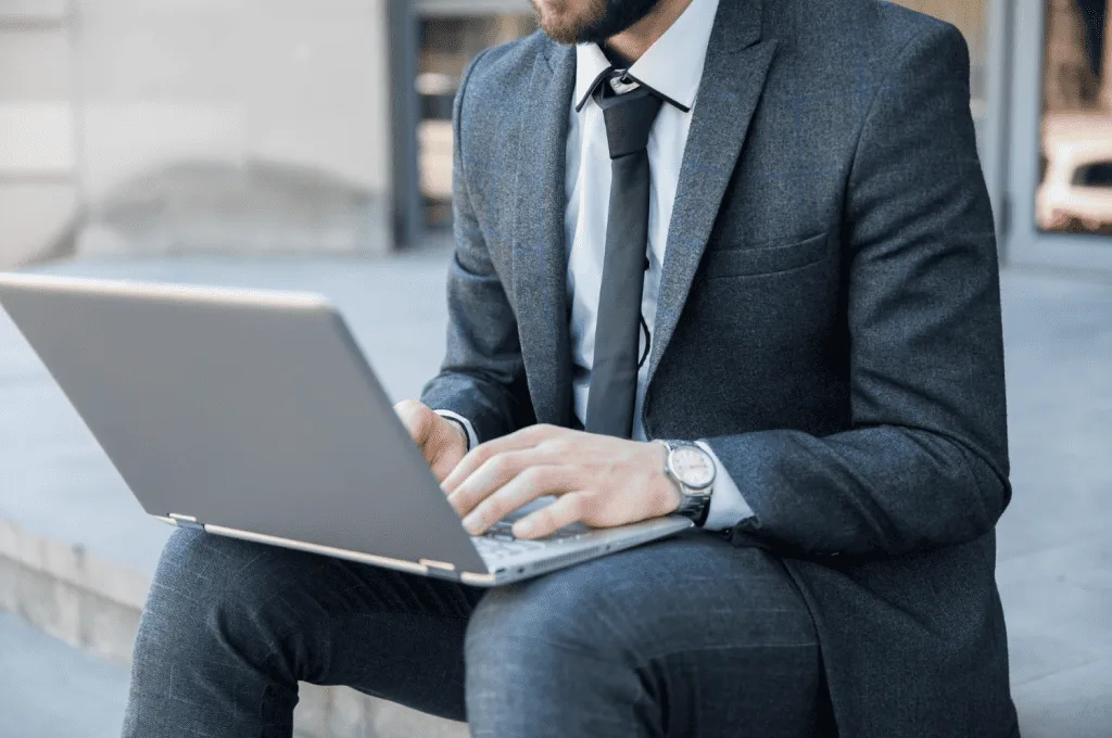 Recruiter using real life stories to find new candidates