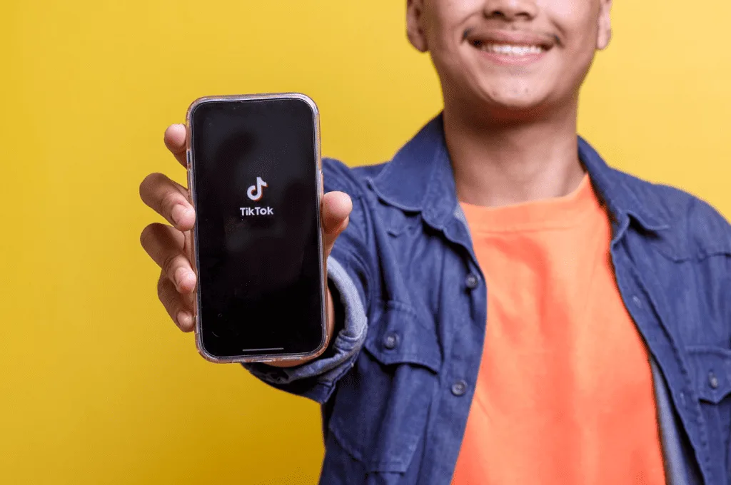Recruiter using TikTok as a Recruitment Platform