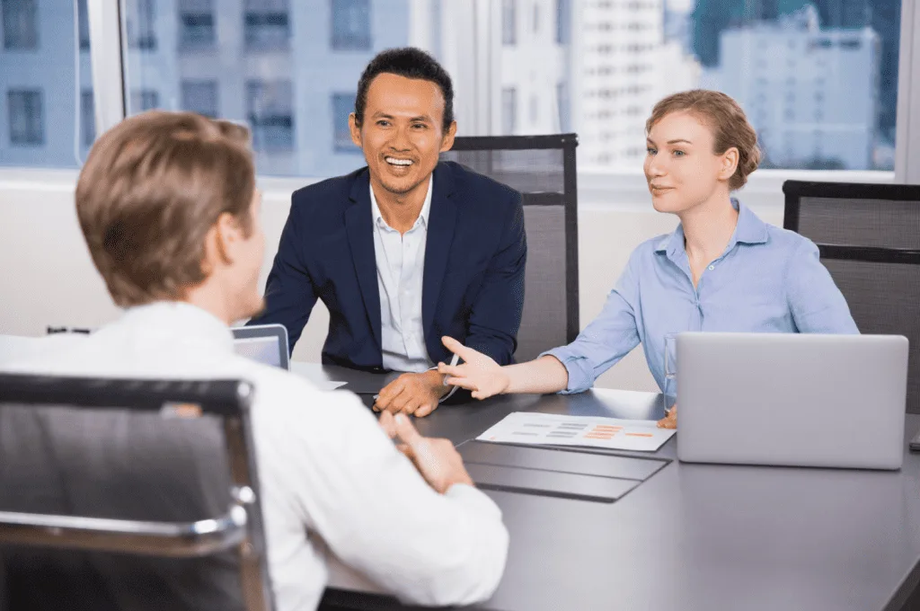 Recruiters maximizing job distribution reach