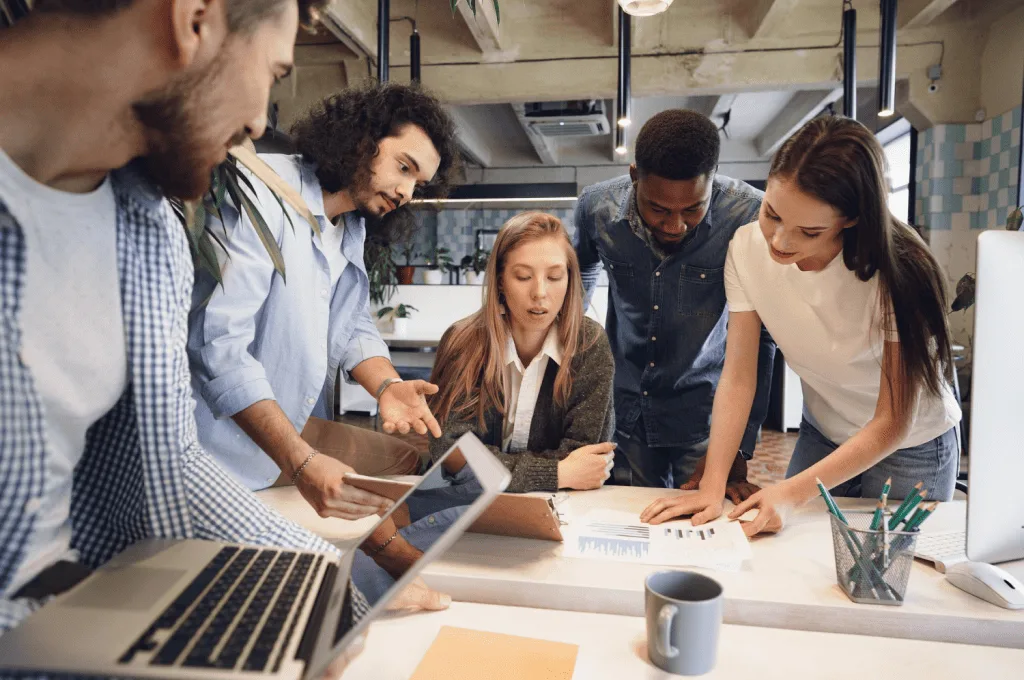 Recruiting team Tailoring Communication for Each Candidate