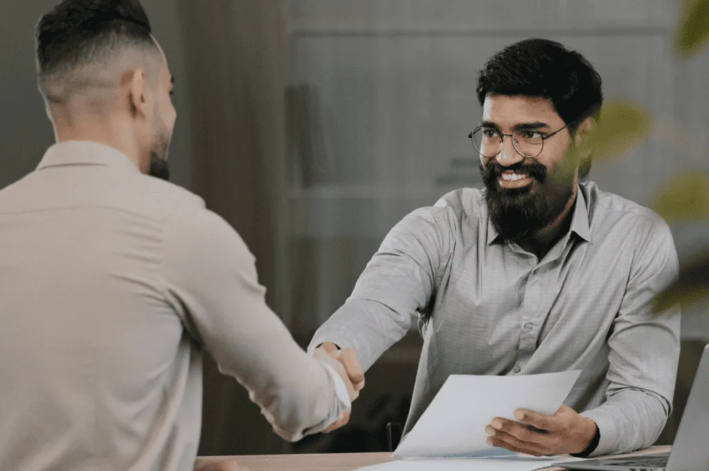 HR manager using a job board to find candidates