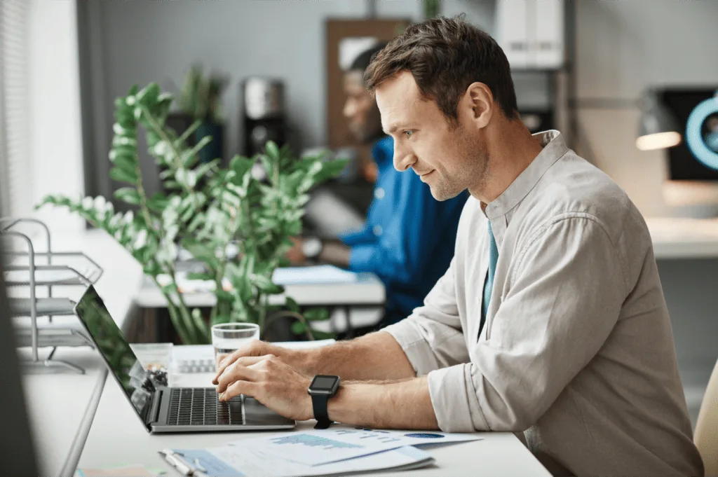 Recruiter adapting to Shifting Employee Expectations