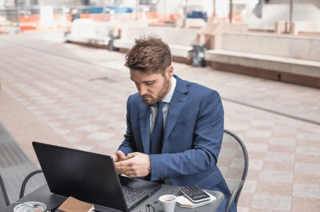 Recruiter focusing on Time Zones and Email Outreach