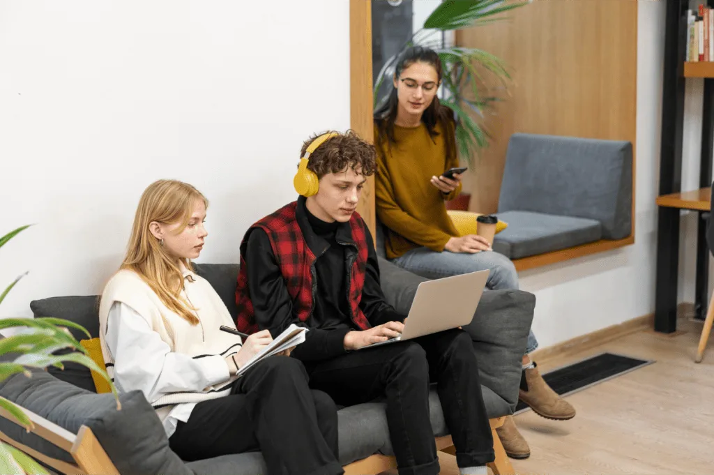 Recruiter increasing employee retention and engagement