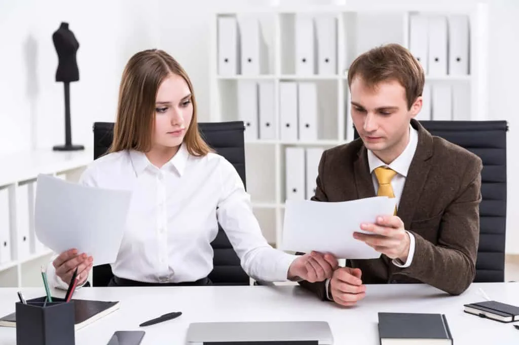 HR Team Using Survey Tools To Design Comprehensive Candidate Surveys